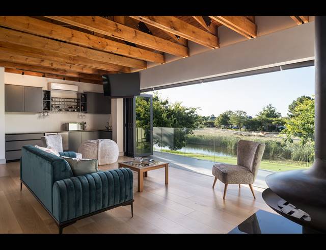 5 BEDROOM HOUSE FOR SALE IN PEARL VALLEY GOLF & COUNTRY ESTATE